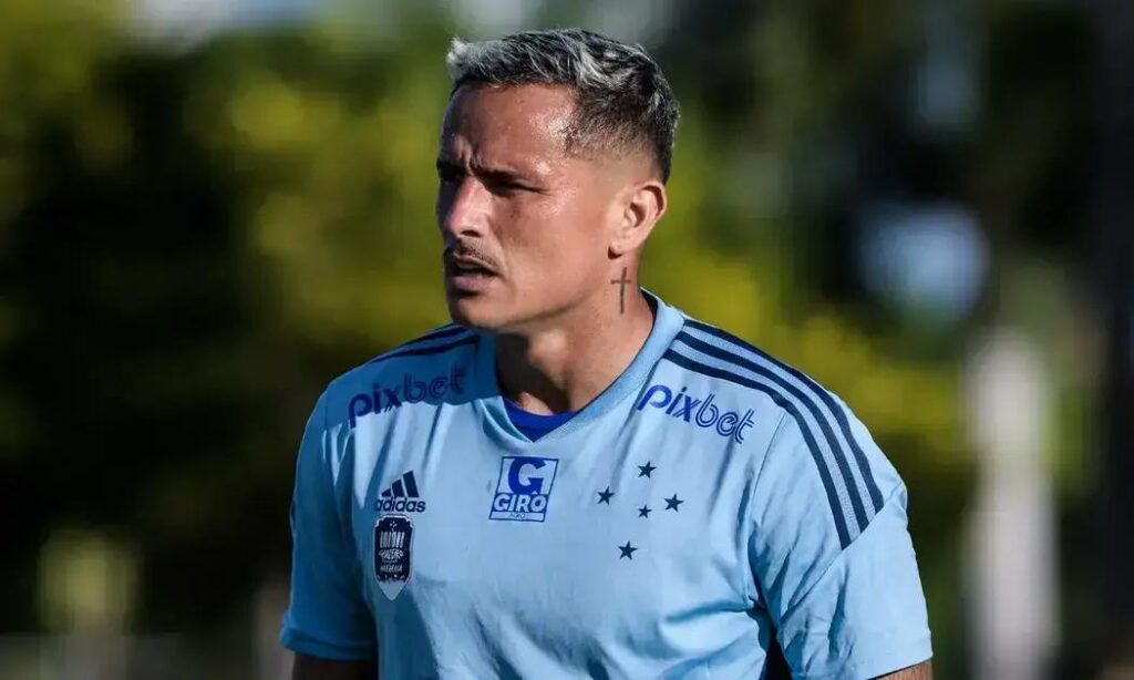 Atleta Edu faz pausa na carreira para cuidar da saúde mental e volta ao Rio de Janeiro