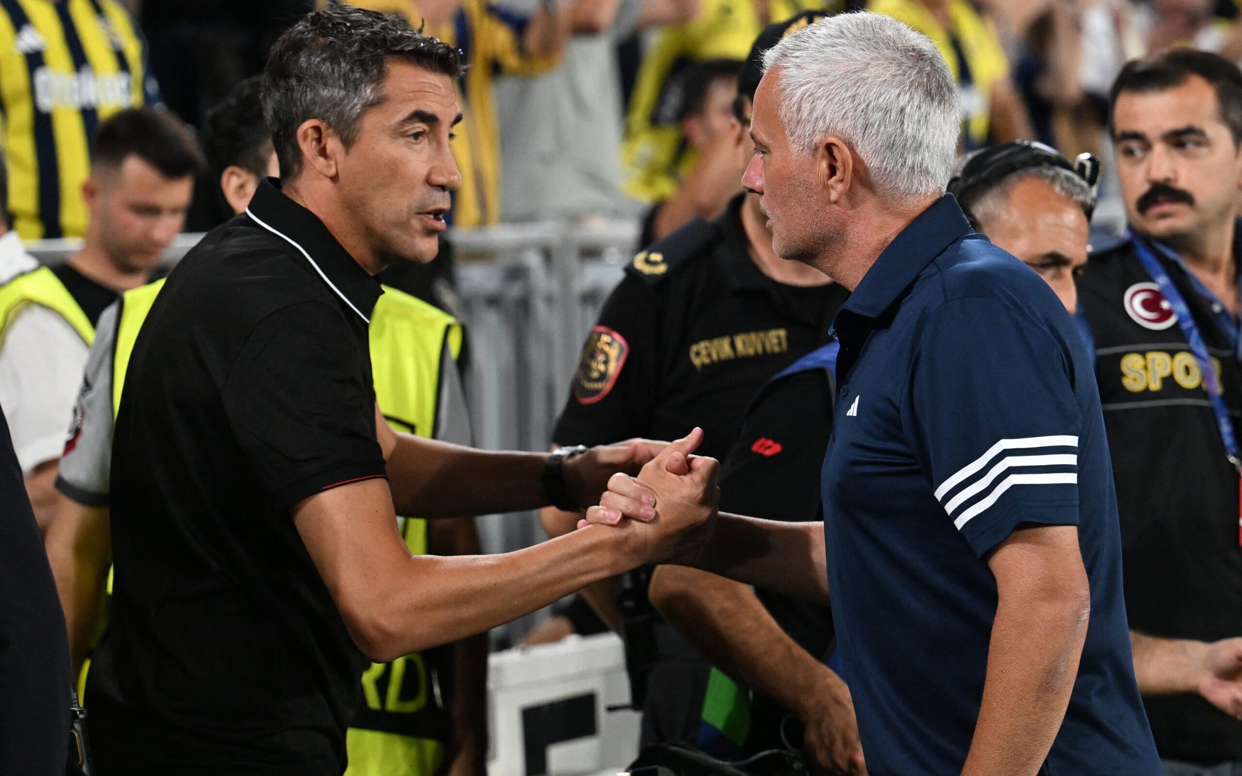 Mourinho participa dos playoffs que definirão vagas na Champions League - Imagem do artigo original