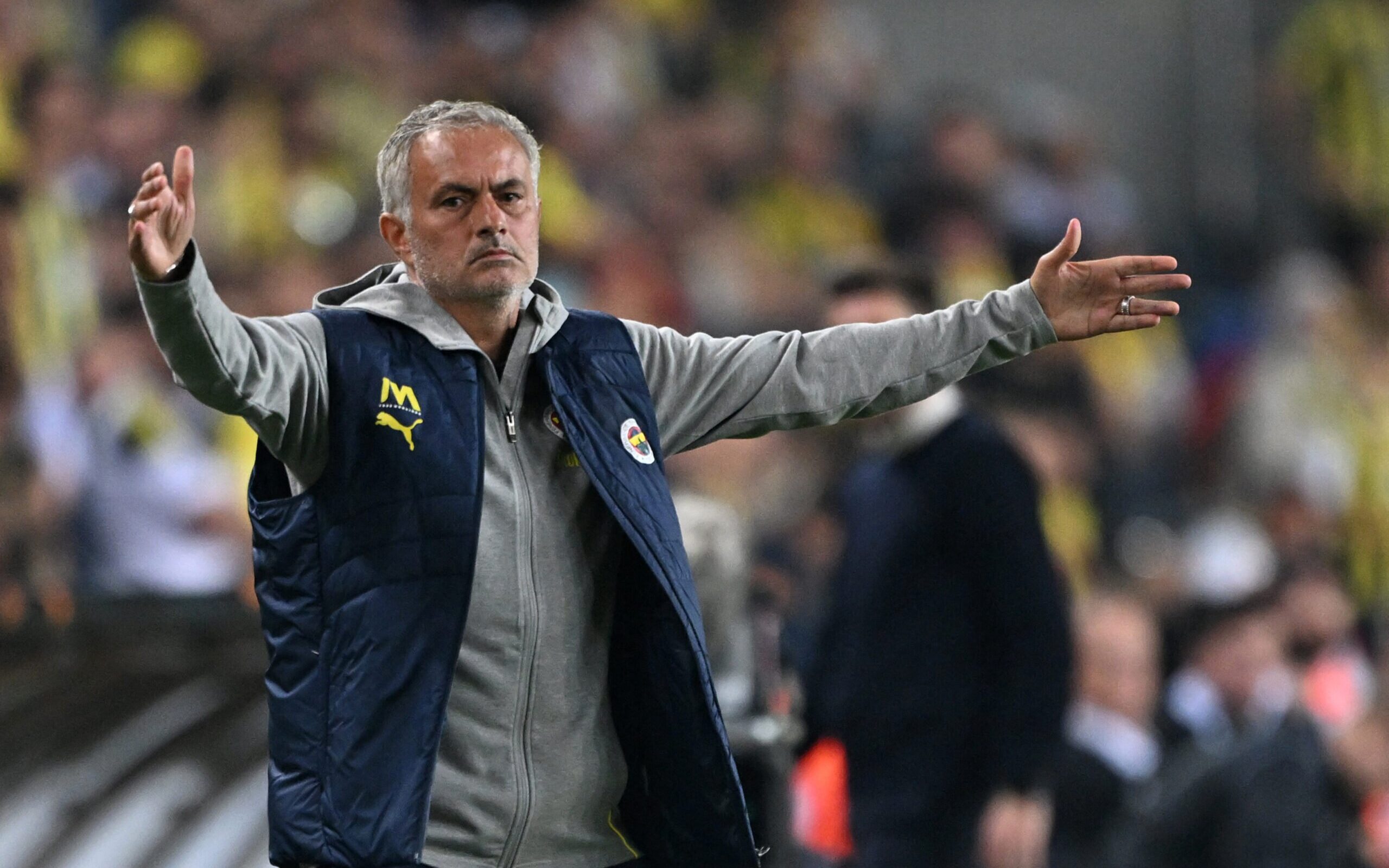 Mourinho contesta própria diretoria antes de jogo da Champions - Imagem do artigo original