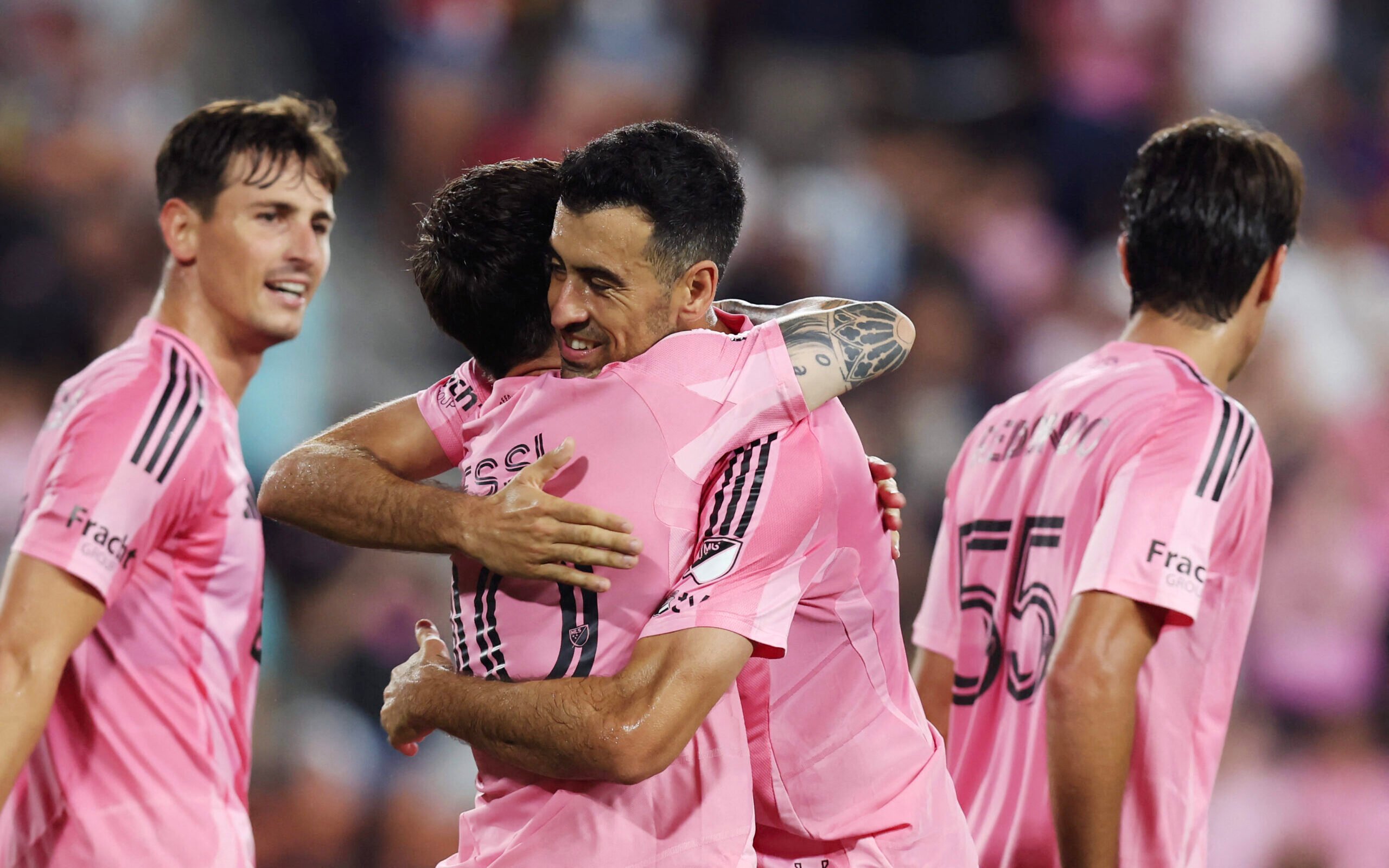 Busquets aponta favorito à Bola de Ouro fora do Barcelona - Imagem do artigo original