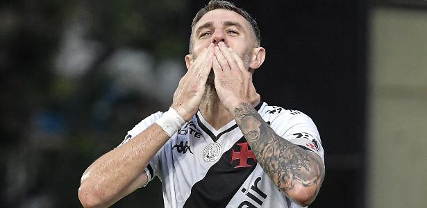 Vasco aposta em retorno de Vegetti, e Botafogo escala Chris Ramos para duelo na Copa do Brasil - Imagem do artigo original