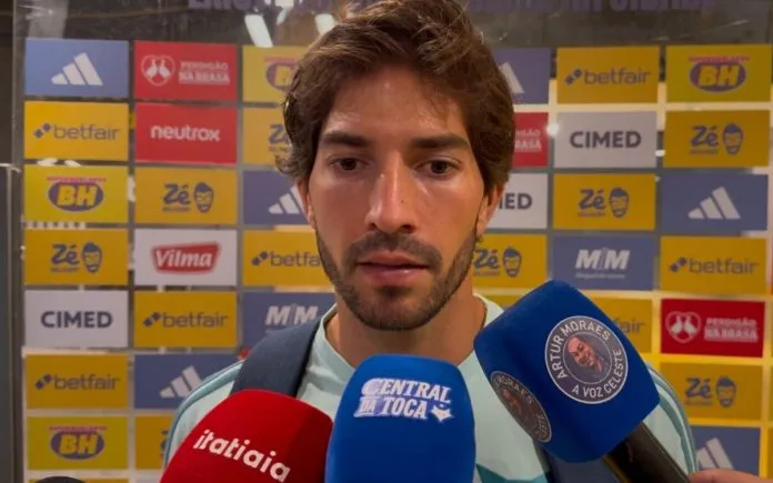 Lucas Silva aponta falhas de atenção e critica arbitragem após virada do Santos sobre o Cruzeiro - Imagem do artigo original