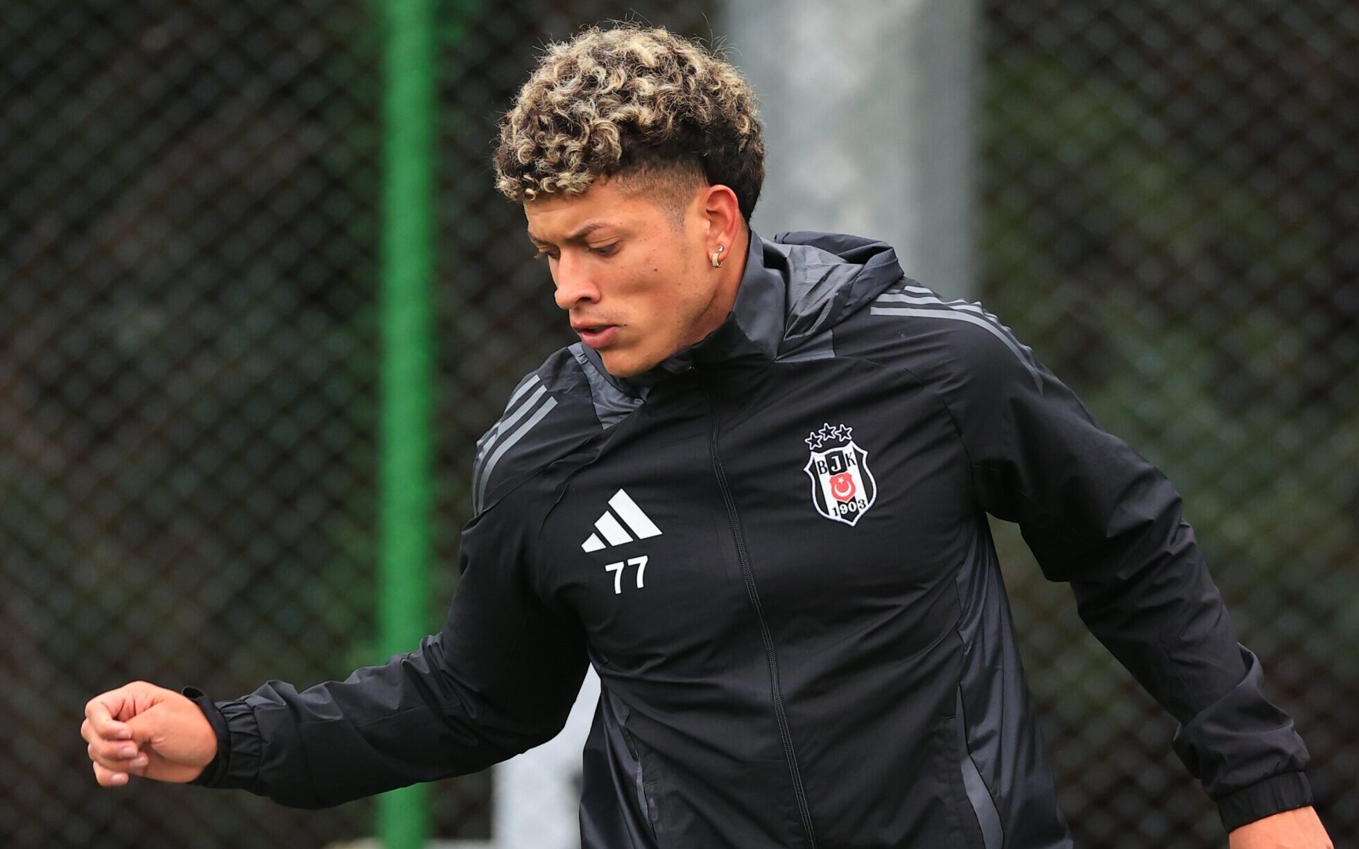 Athletico confirma acordo para contratar volante do Besiktas - Imagem do artigo original