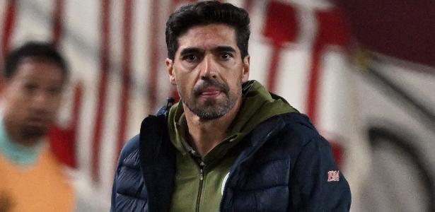 Abel Ferreira elogia torcida do Universitario e alfineta palmeirenses após 4 a 0 - Imagem do artigo original