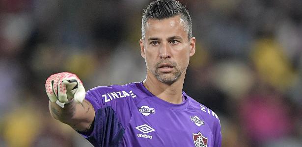 Fábio, goleiro do Fluminense, iguala hoje recorde mundial de partidas disputadas - Imagem do artigo original