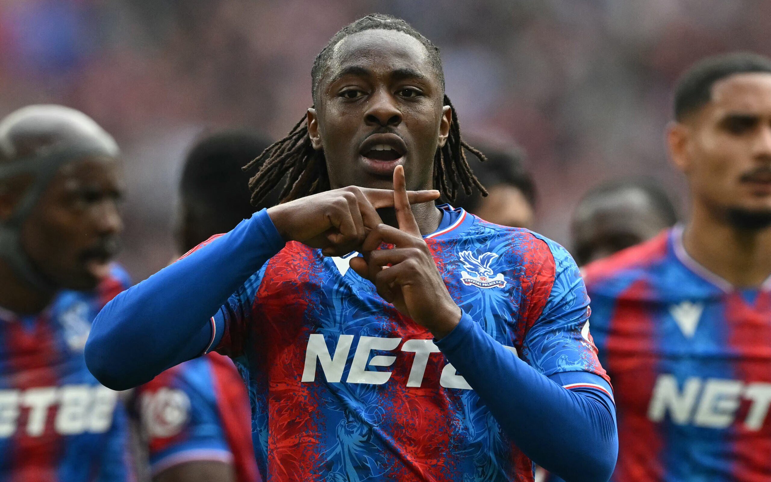 Crystal Palace inicia contatos para suprir possível saída de astro, diz jornalista - Imagem do artigo original