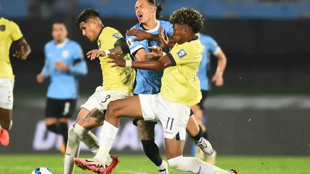 Arsenal tenta chapéu em rivais por destaque da Bundesliga