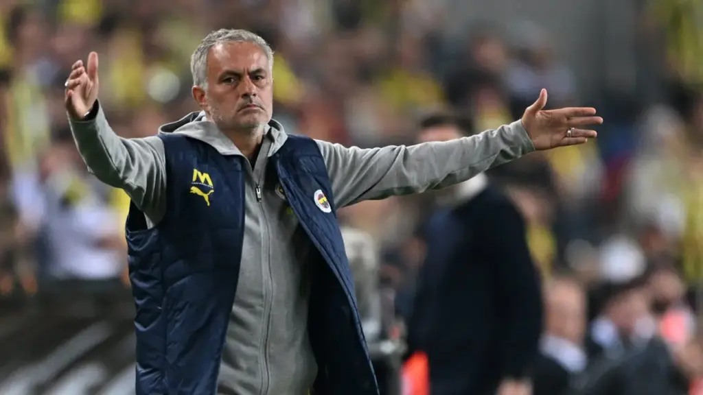 Mourinho contesta própria diretoria antes de jogo da Champions