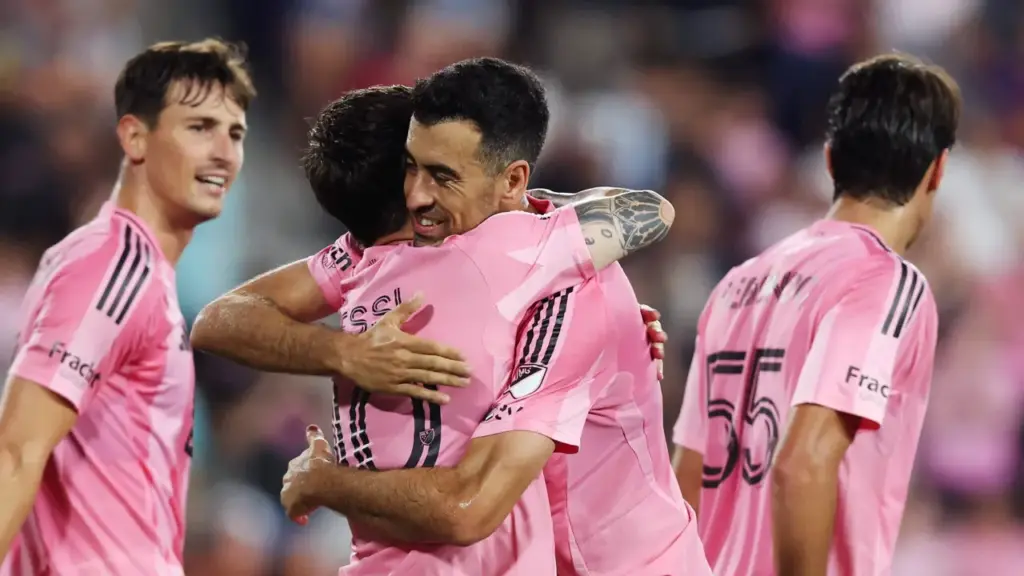 Busquets aponta favorito à Bola de Ouro fora do Barcelona