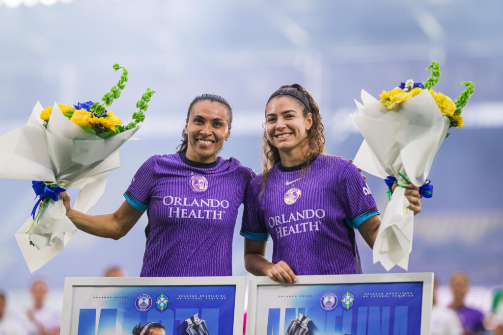 Orlando Pride homenageia Marta e Angelina pelo título da Copa América antes de empate na NWSL