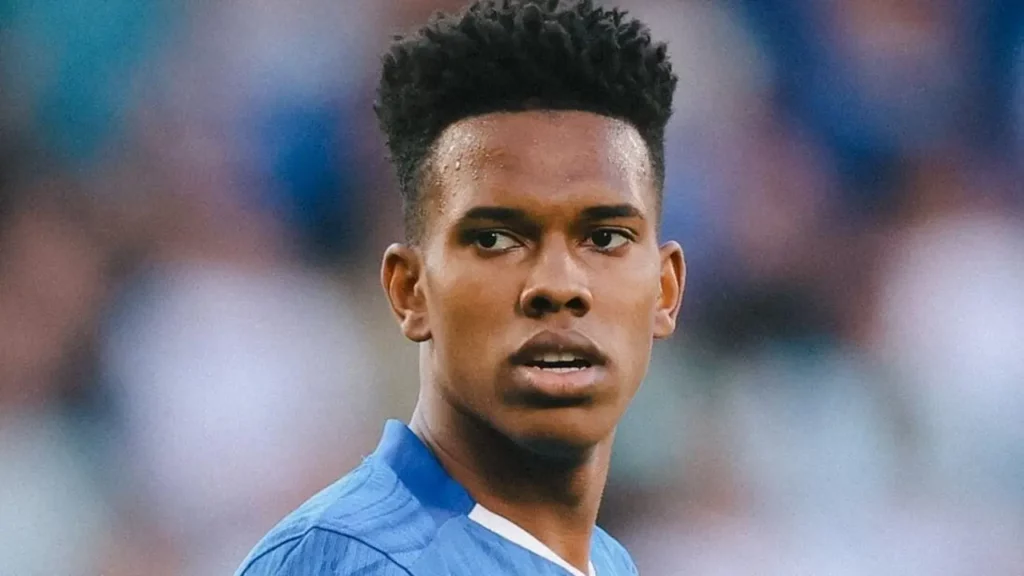 Imprensa europeia repercute estreia de Estêvão pelo Chelsea