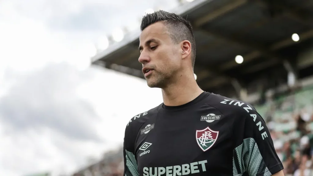 Imprensa europeia chama Fábio de “mítico” após atingir recorde mundial