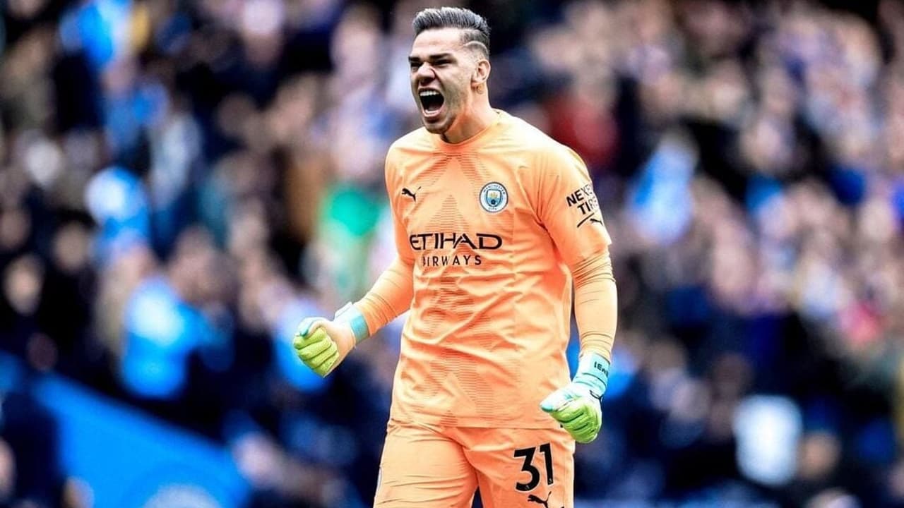Medalhão da Seleção Brasileira é apresentado por clube da Turquia - Imagem do artigo original