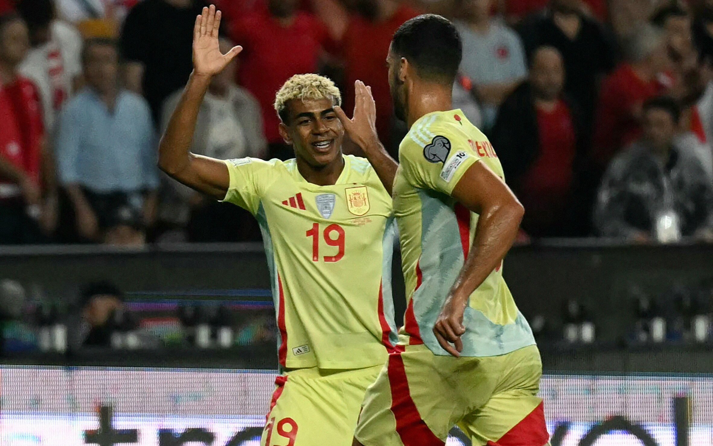 Espanha goleia Turquia por 6 a 0 nas Eliminatórias; Merino faz hat-trick - Imagem do artigo original