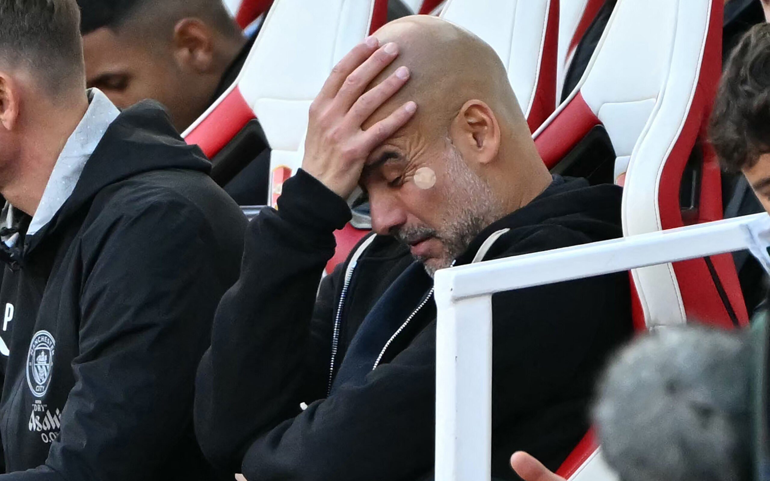 Web critica postura defensiva de Guardiola e compara técnico a Abel Braga - Imagem do artigo original