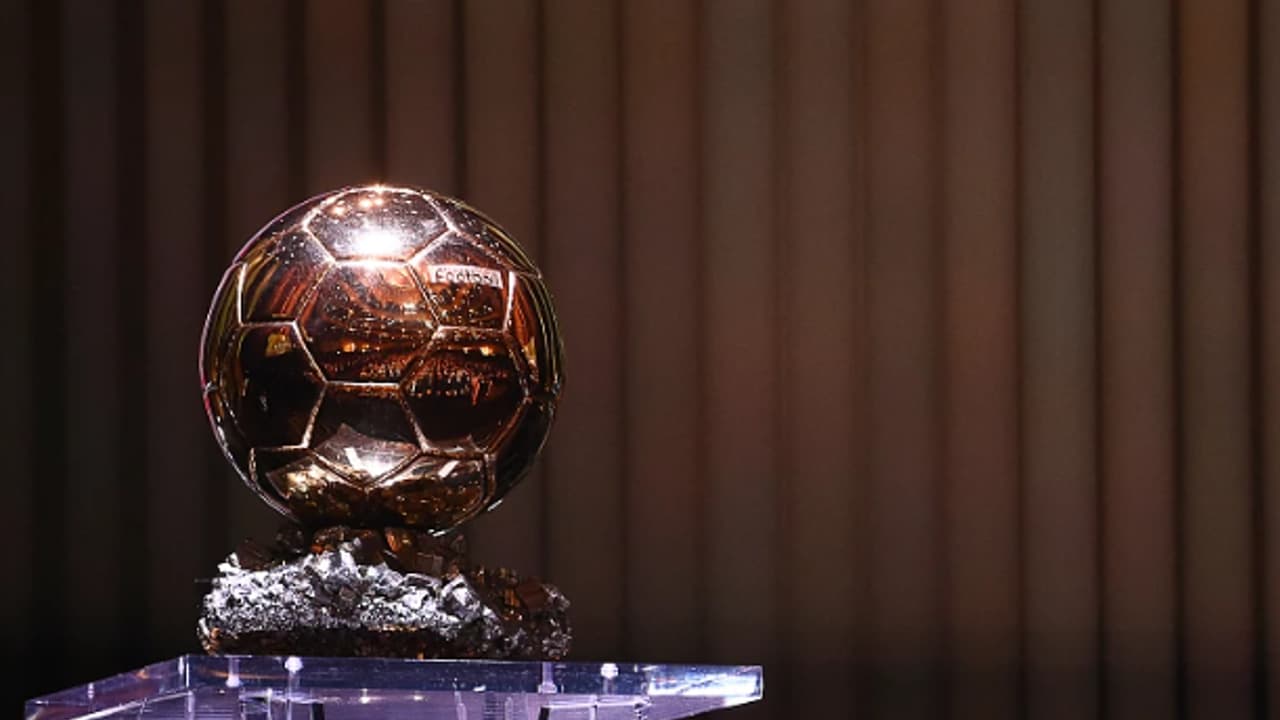 Lance! relembra brasileiros que já conquistaram a Bola de Ouro em matéria especial de 2025 - Imagem do artigo original