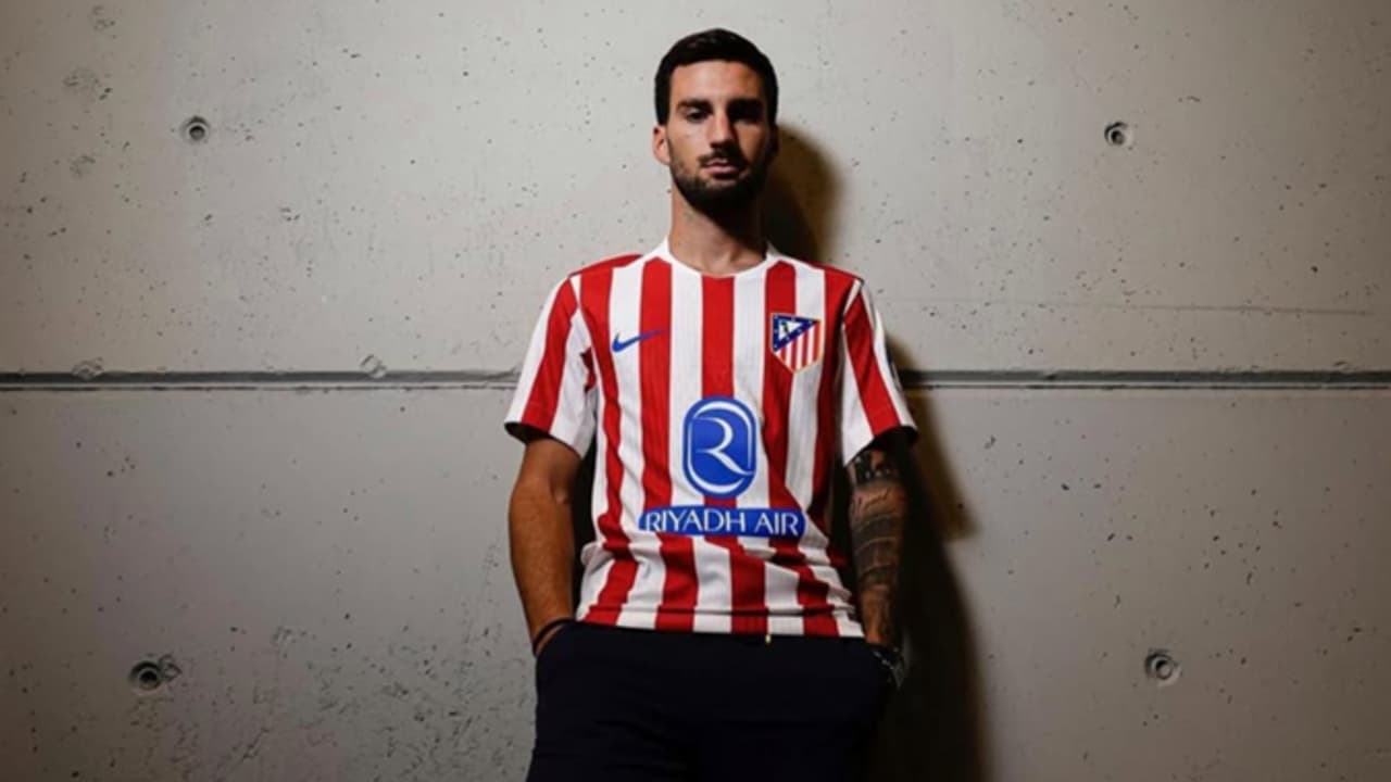 Álex Baena revela que pensou em abandonar o futebol após soco de Valverde - Imagem do artigo original