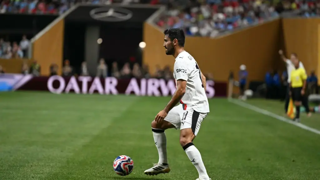 Galatasaray negocia contratação de meia do Manchester City