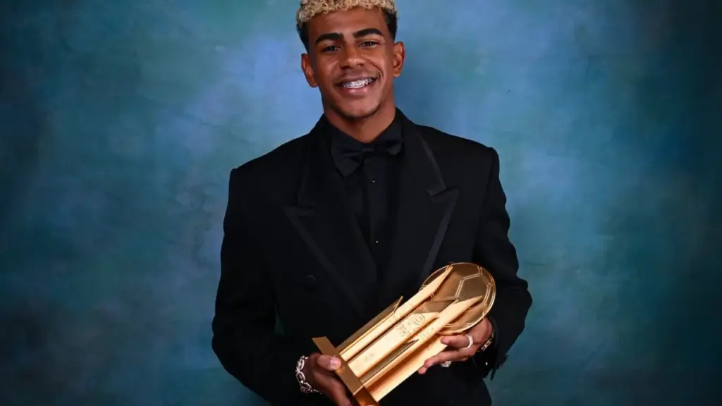 Lamine Yamal conquista Bola de Ouro com pontuação máxima