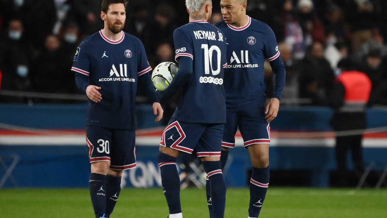 Ex-jogador brasileiro do PSG diz que gerir trio Messi, Neymar e Mbappé era “impossível” - Imagem do artigo original