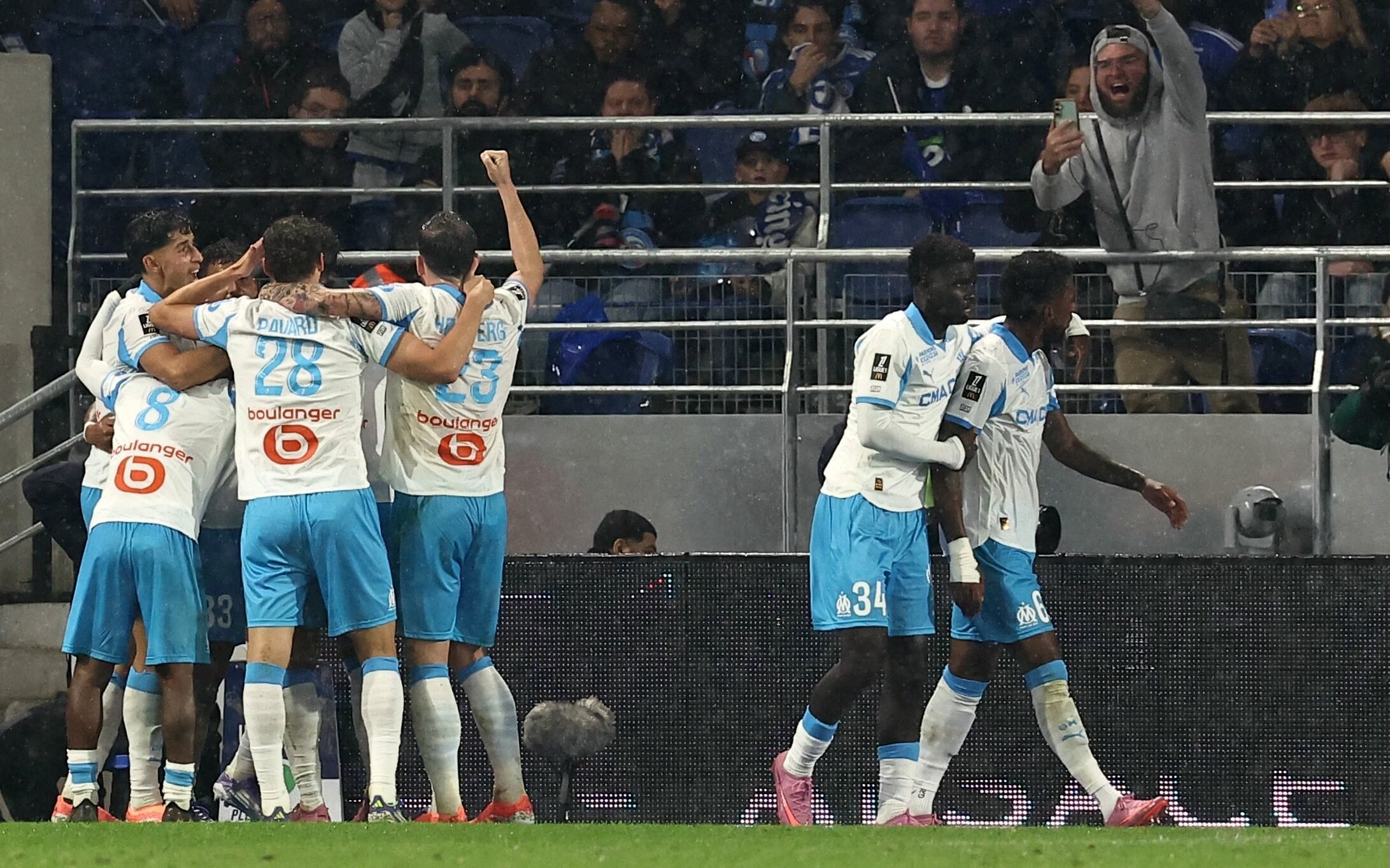 Jogador do Olympique de Marselha sofre agressão em aeroporto francês - Imagem do artigo original