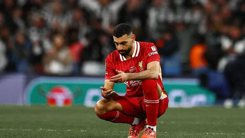 Jornal inglês chama Mohamed Salah de “problema” para o Liverpool