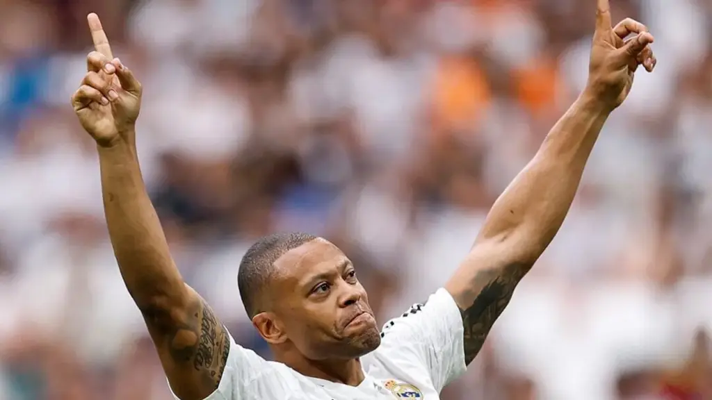 Ex-jogador da Seleção afirma ter se sentido traído em passagem pela Europa