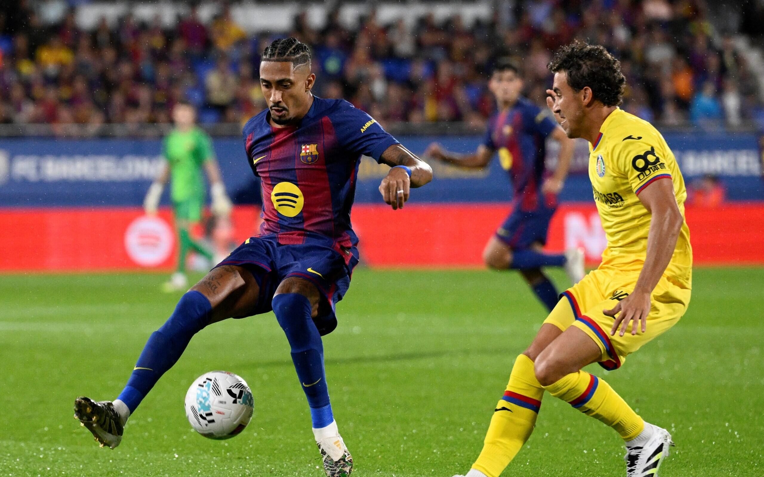 Técnico do Barcelona elogia Raphinha e admite que equipe sente falta do atacante - Imagem do artigo original