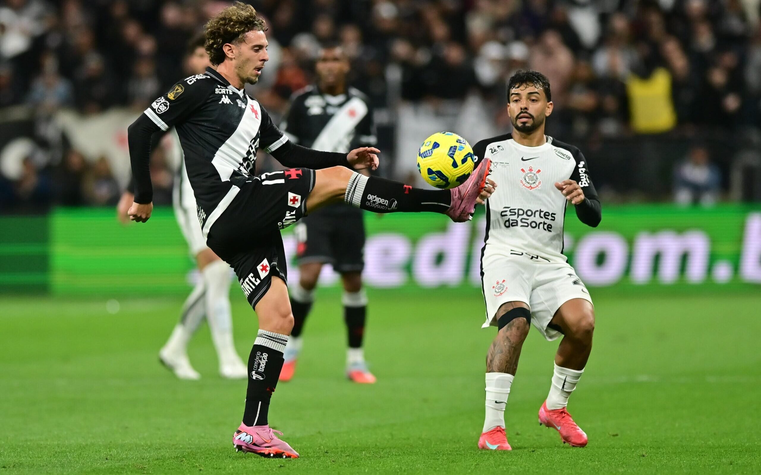 Jogos de hoje: quem joga no futebol e onde assistir – domingo (21/12/2025) - Imagem do artigo original