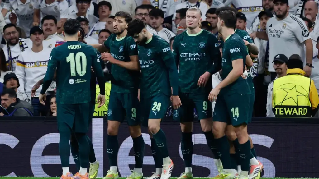 Rodrygo volta a marcar, mas Real Madrid é derrotado pelo Manchester City na Champions