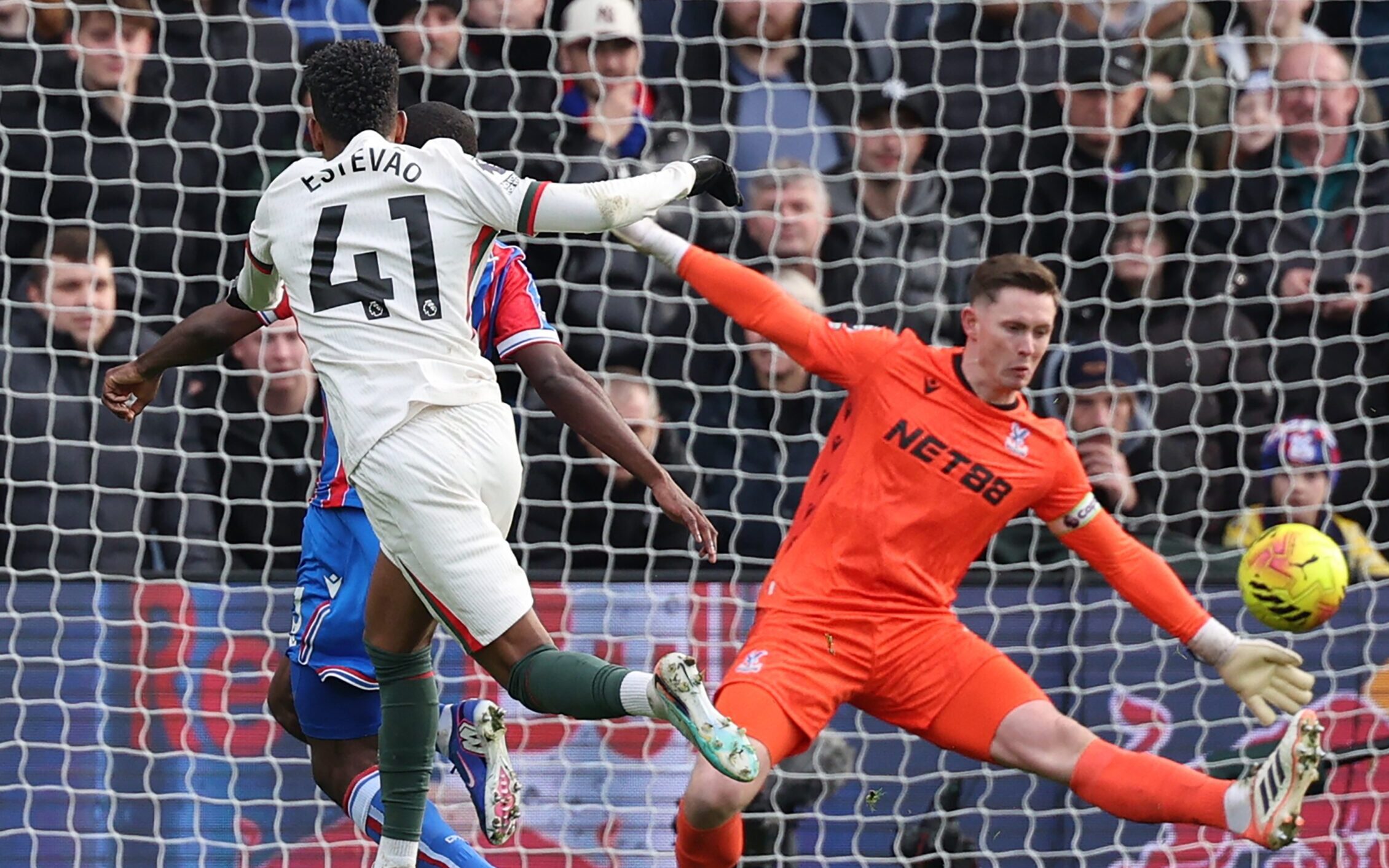 Atuação de Estêvão pelo Chelsea repercute com avaliação de que jogador ainda “não atingiu o auge” - Imagem do artigo original