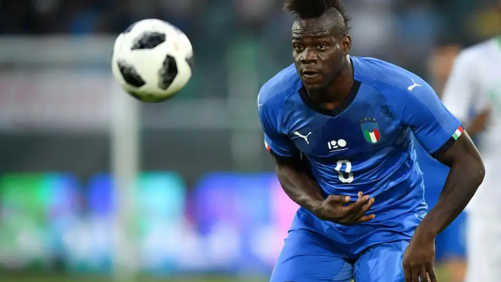 Mario Balotelli fecha contrato com equipe da segunda divisão dos Emirados Árabes Unidos