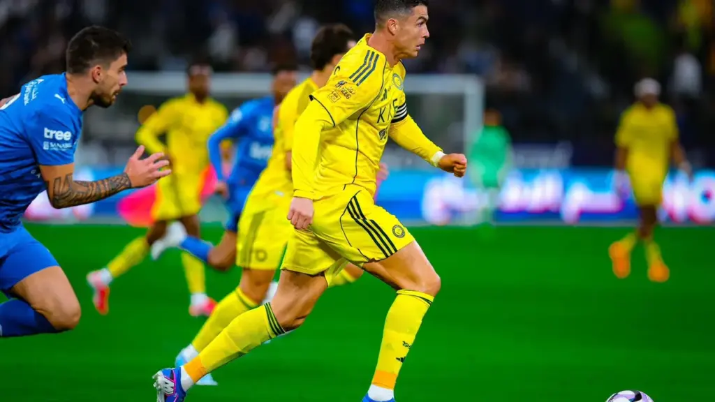 Cristiano Ronaldo abre o placar, mas Al-Hilal reage e derrota o Al-Nassr no clássico saudita