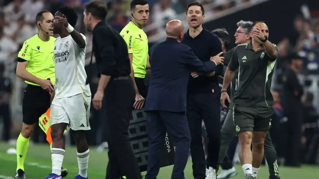 Simeone admite erro e pede desculpas a Vinícius Júnior: “Não foi correto”