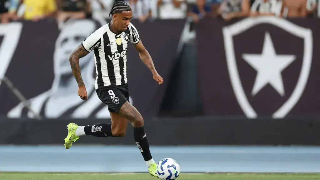 Ludogorets oficializa Rwan Cruz, emprestado pelo Botafogo