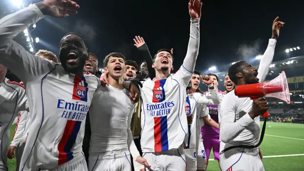 Lyon vence sem Endrick e garante vaga nas oitavas da Liga Europa